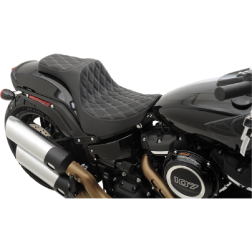 PartzBiz HD: 3460924-Predator III Seat Drag Specialties Narrow Diamond Black Thread 18-19 Softails PartzBiz HD: 3460924-Predator III Seat Drag Specialties Narrow Diamond Black Thread 18-19 Softails