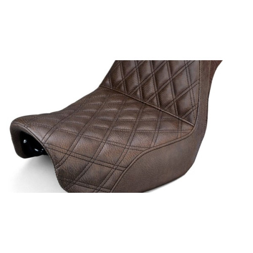 PartzBiz HD: 3472202-Saddlemen Step Up Brown Lattice Stitch 2 เบาะนั่ง Harley 2006-2017 Dyna FXD FLD PartzBiz HD: 3472202-Saddlemen Step Up Brown Lattice Stitch 2 เบาะนั่ง Harley 2006-2017 Dyna FXD FLD