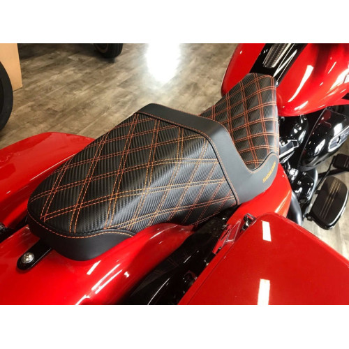PartzBiz HD: 3475045-Saddlemen Orange Lattice Stitch ด้ามจับคาร์บอนไฟเบอร์ Step Up Seat Harley Touring PartzBiz HD: 3475045-Saddlemen Orange Lattice Stitch ด้ามจับคาร์บอนไฟเบอร์ Step Up Seat Harley Touring