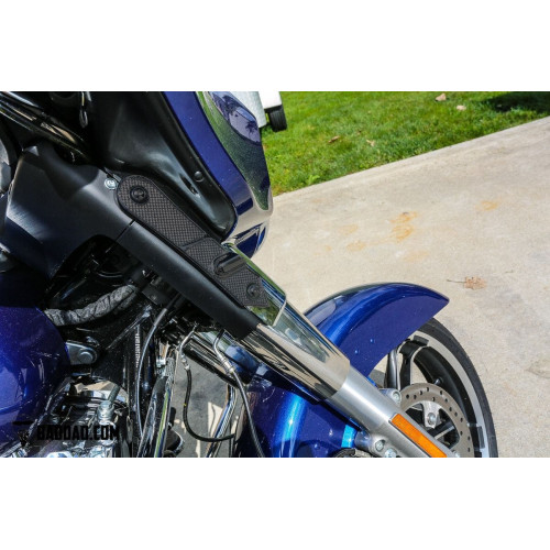 PartzBiz HD: 4423070-Bad Dad 900 Series Gloss Black Front LED Billet Turn Signals Harley FL Touring BAD-900FTS-GB-TOUR