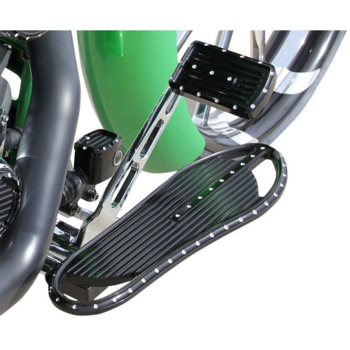 PartzBiz HD: 4420308-แผ่นปูพื้นไดรเวอร์ Covingtons Dimpled Black Cut Harley FLHT & FL Softail 84-17 | C1334-B