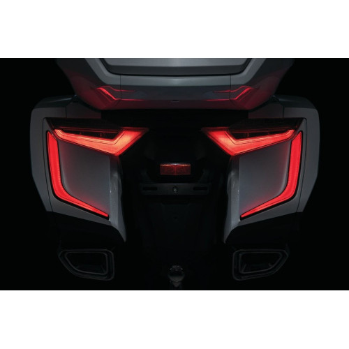 PartzBiz HD: 4413140-Kuryakyn 3262 Omni LED กระเป๋าข้างด้านหลังเน้น Honda Gold Wing GL1800 18-20