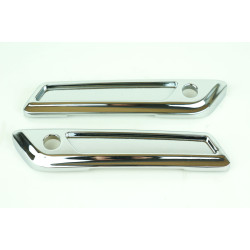 PartzBiz HD MU26706 - ฝาครอบสลักกระเป๋าข้าง Chrome Mid USA สำหรับรุ่น Harley FLT ปี 2014-2017