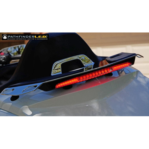 PartzBiz HD: 4407994-Pathfinder LED ไฟท้ายทรงสูงพร้อมไฟเลี้ยว Honda Gold Wing GL1800 18-19