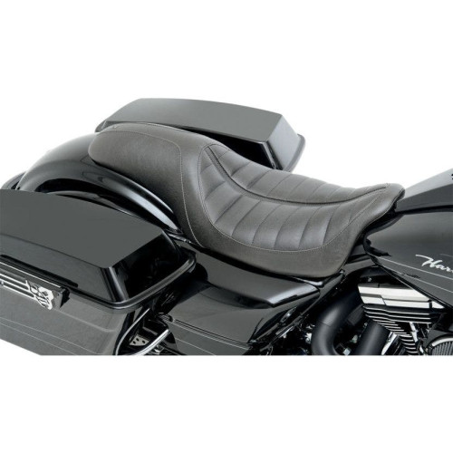 PartzBiz HD: 4404890-Roland Sands โดย Mustang Black ยก Enzo Touring 2-Up Seat สำหรับ Harley FLH 08-17 | 76904 PartzBiz HD: 4404890-Roland Sands โดย Mustang Black ยก Enzo Touring 2-Up Seat สำหรับ Harley FLH 08-17 | 76904