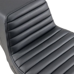 PartzBiz HD DS08011095 - Saddlemen Black TR Pleated GelCore Step-Up Full Seat สำหรับ Harley 97-07 FLHX FLHR | 897-06-171