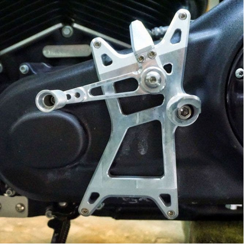 PartzBiz HD: 4403074-Speed Merchant SM Raw Anodized Cruiser Footpegs สำหรับรุ่น Harley | HDSP-22
