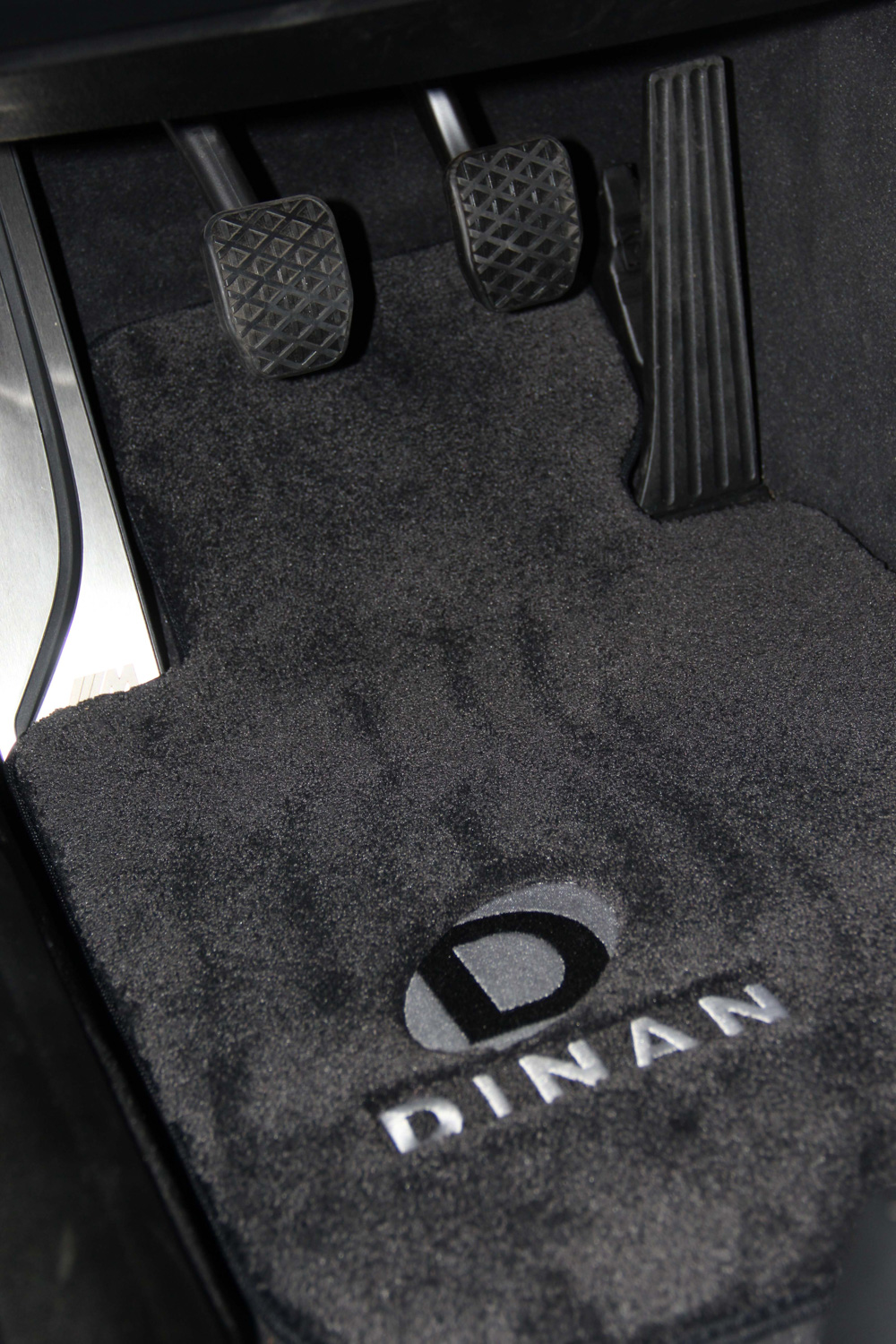 Dinan Signature Floor Mats - 2010-2017 BMW 5-Series – Dinan D701-DNBW1513-4C-BLK – image 4