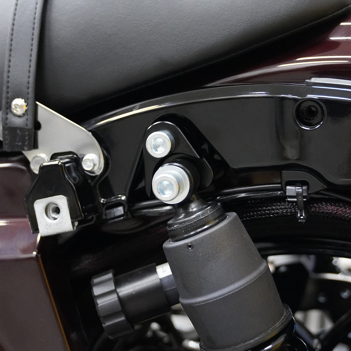 PartzBiz HD 3484276 - ชุดโช๊คหลัง Arlen Ness คู่ +1‚” Black Harley Touring 09-22