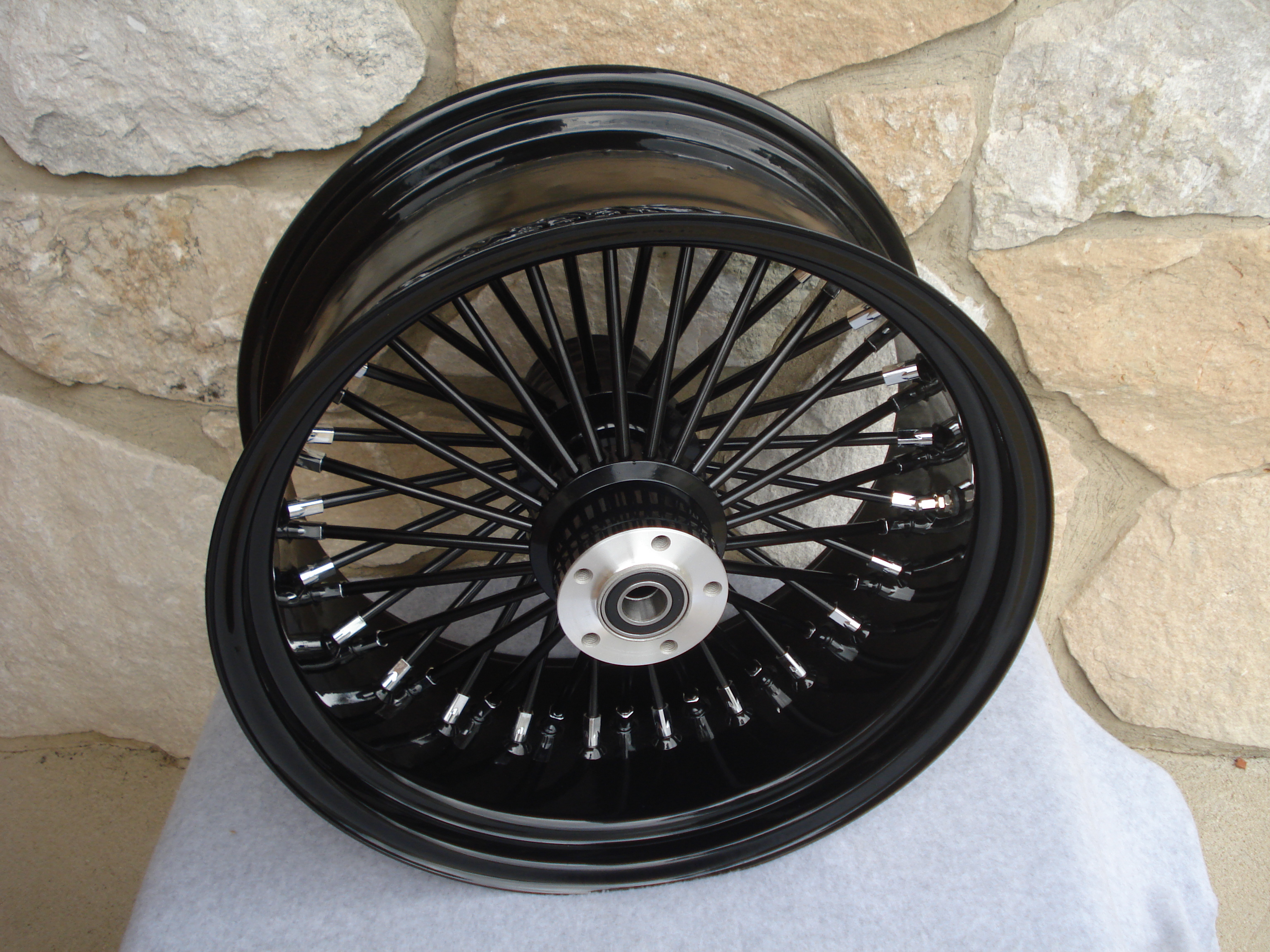 PartzBiz HD 3442525 - 48 King Fat Spoke 18 X 8.5 ล้อหลัง Black-Out Rim Harley Softail Chopper