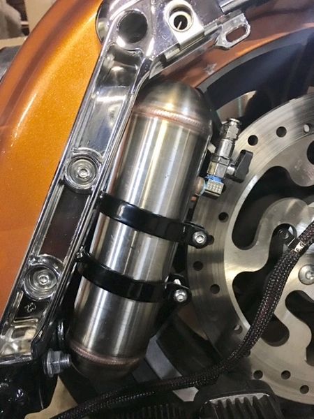 PartzBiz HD 3491502 - ขายึดถังน้ำมันด้านหลัง Dirty Air Fast Up 2.5″ ทำจากเหล็กดิบด้านขวา Harley Touring