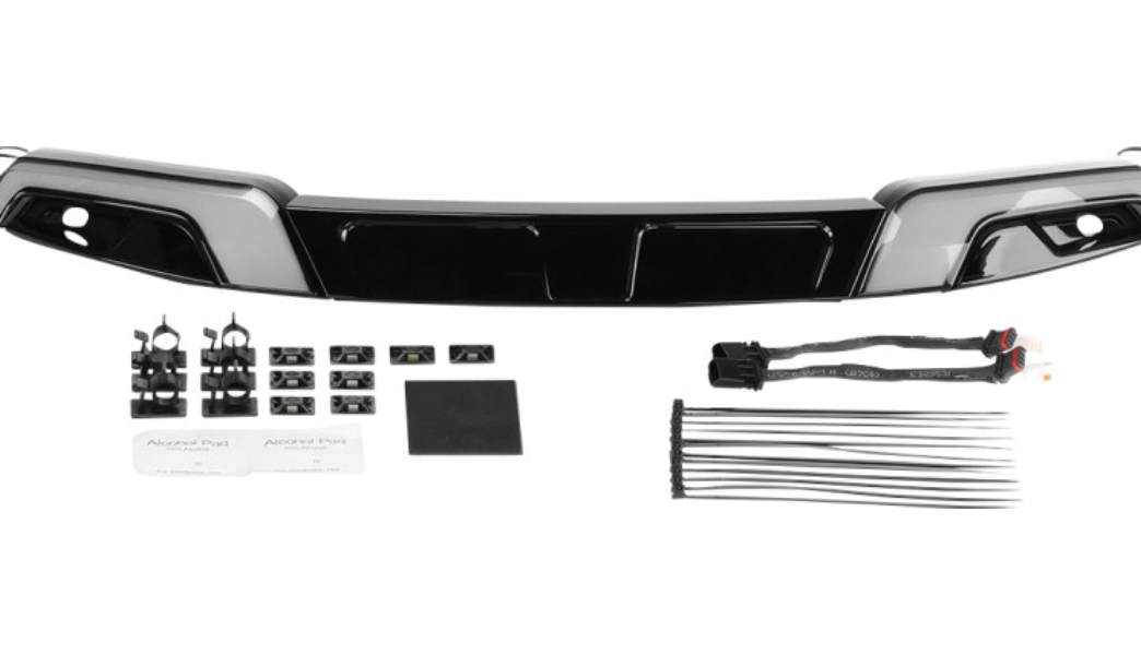 PartzBiz HD 4413151 - Kuryakyn 2949 Tracer Black LED แผ่นบังลมสำหรับ 14-up Harley FLHX FLHT Trike | 2949