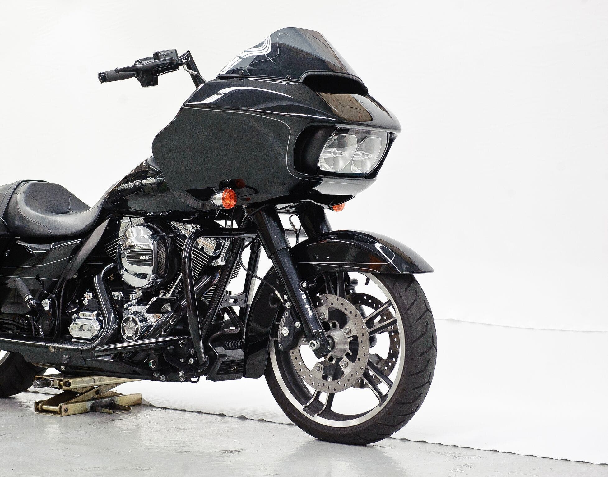 PartzBiz HD 4409796 - MC Baggers Adjustable Road Glide FLTR Fairing Mount Bracket Stock Wheel 15-Up FM15-A