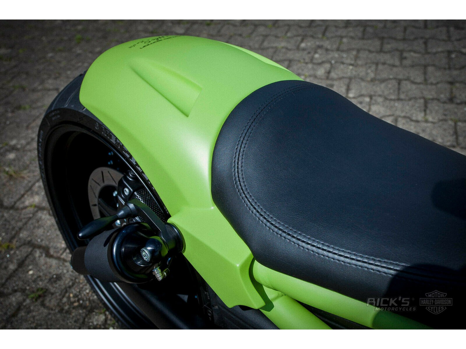 PartzBiz HD 5500349 - ฝาครอบล้อหลัง. GRP V-Rod ทางลัด 240 Race จาก 07